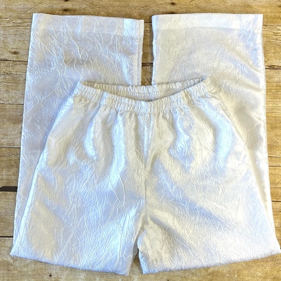 White Medium Womens Textured Pants - Picture 1 of 7